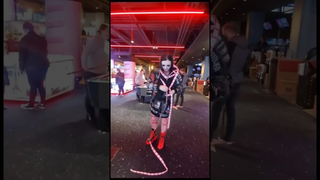 “Goths are all so miserable and scary” #goth “Goths are all so miserable and scary” #goth