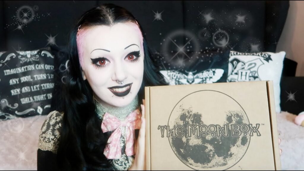 Moon Box Unboxing #7 - Witchy Subscription Box! | Toxic Tears